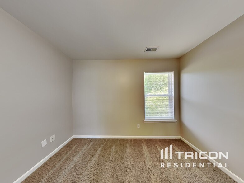 Building Photo - 12927 Rothe House Rd
