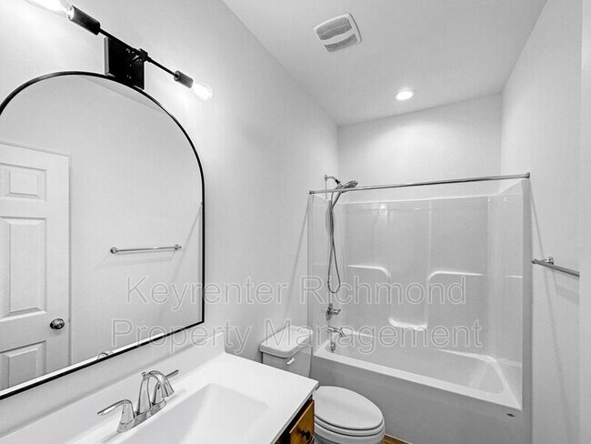 Building Photo - 6925 Dunton Rd