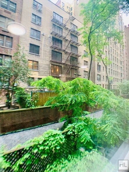 Primary Photo - EAST 56 STREET