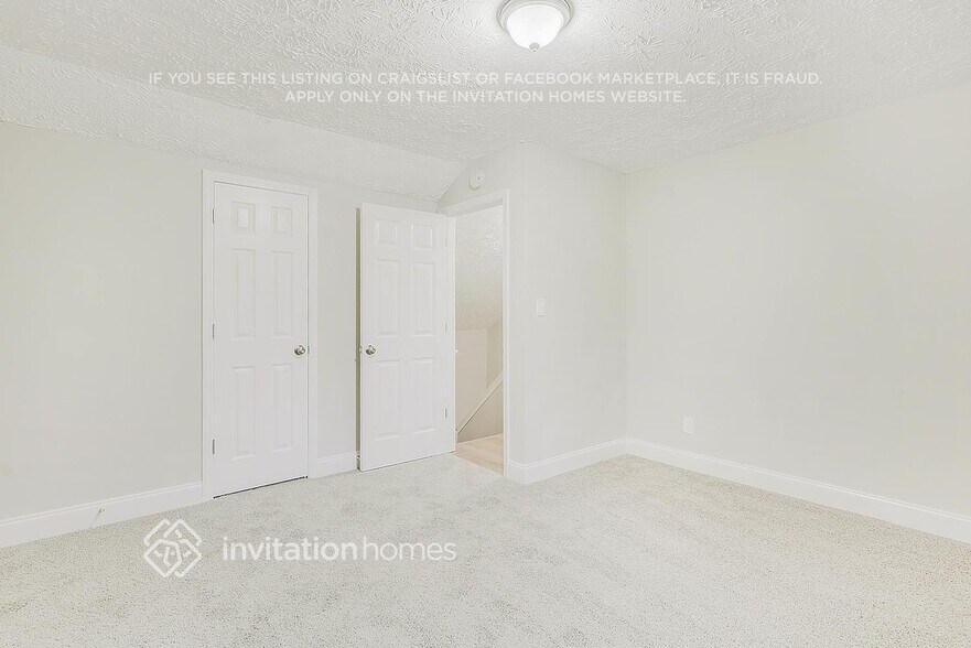 Building Photo - 5484 Pine Dr SW