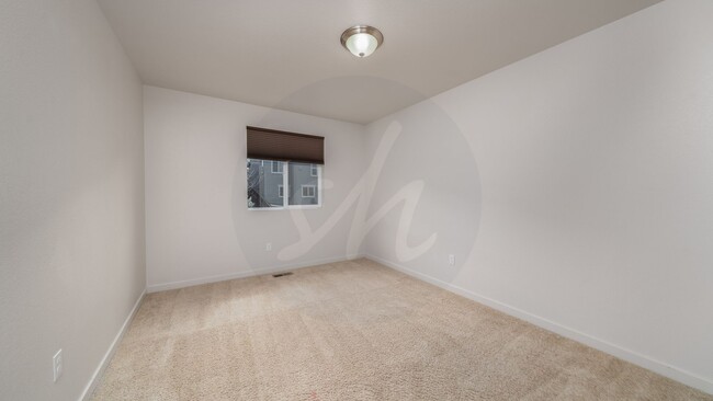 Building Photo - Beautiful 2 Story home in North Fork
