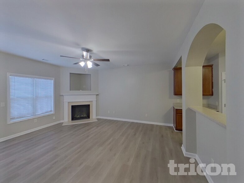 Building Photo - 2215 Oakland Downs Way