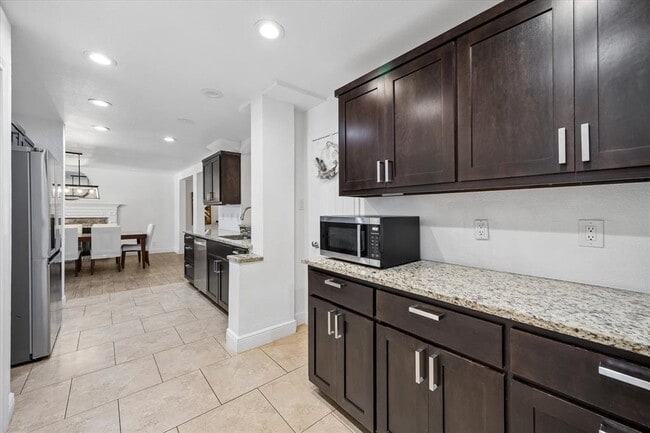 Building Photo - 411 Ramble Ln