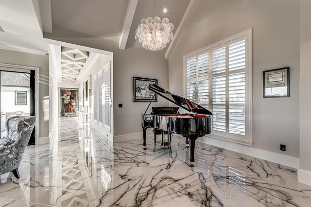 Building Photo - 10039 Crestridge Dr