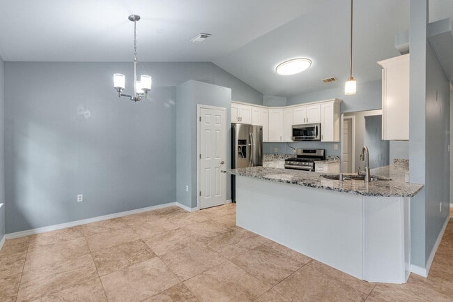 Building Photo - 210 S Shore Dr