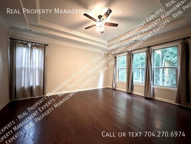 Building Photo - Spacious 5BR/3.5BA Home in Mooresville!