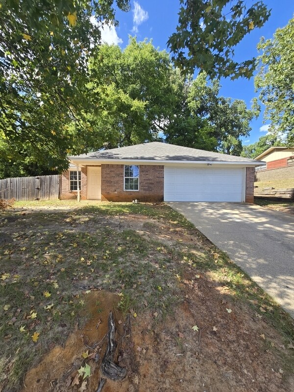 Building Photo - 2800 McDonald Rd