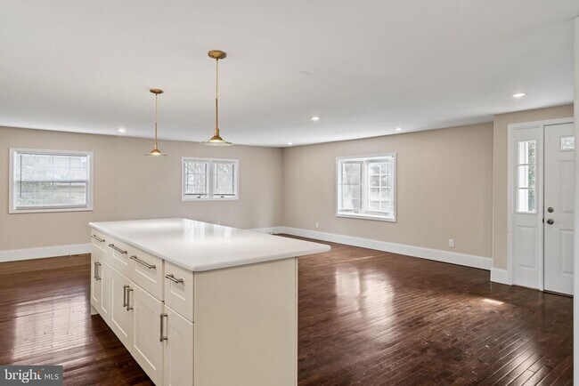 Building Photo - 2730 Old Cedar Grove Rd