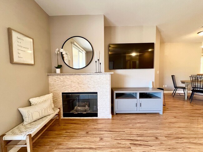 Building Photo - 3555 Meridale Dr