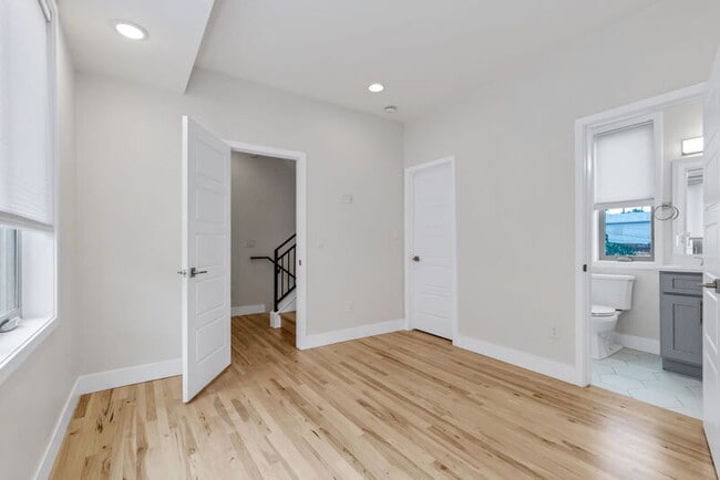 Building Photo - 3303 Navajo St