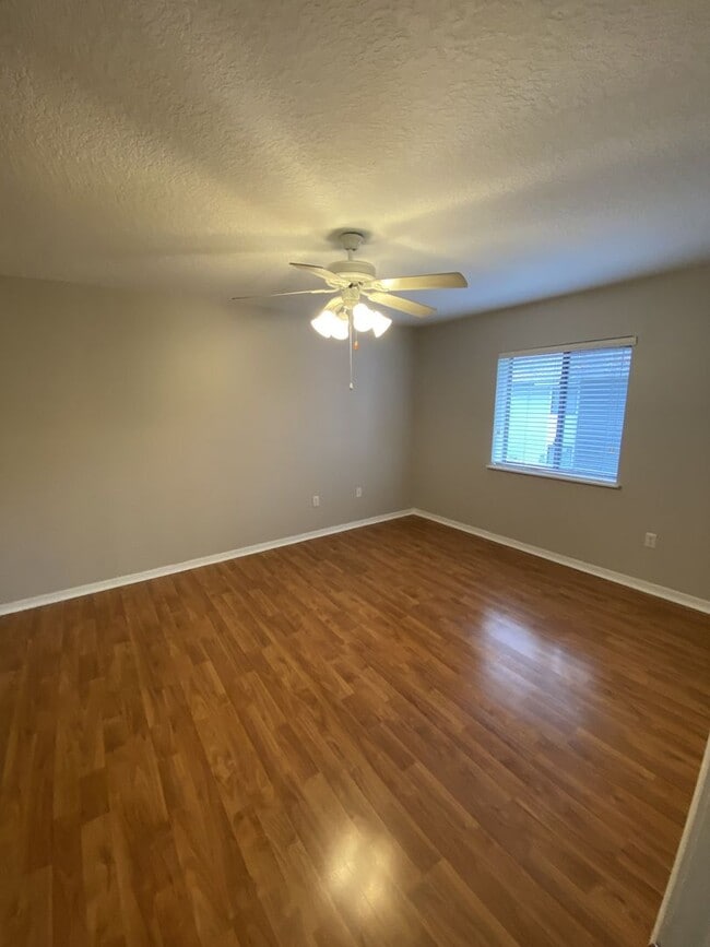 Building Photo - Spacious 2-Bedroom, 2-Bathroom Condo for Rent in Altamonte Springs, FL