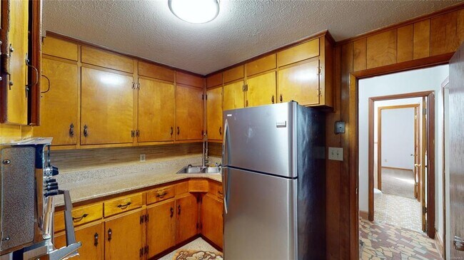 Building Photo - 921 Loder St