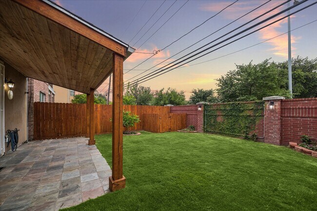 Building Photo - 5349 McCulloch Cir