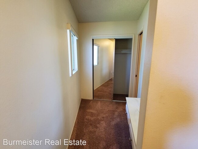 Building Photo - 1025 Meadow Lake Dr