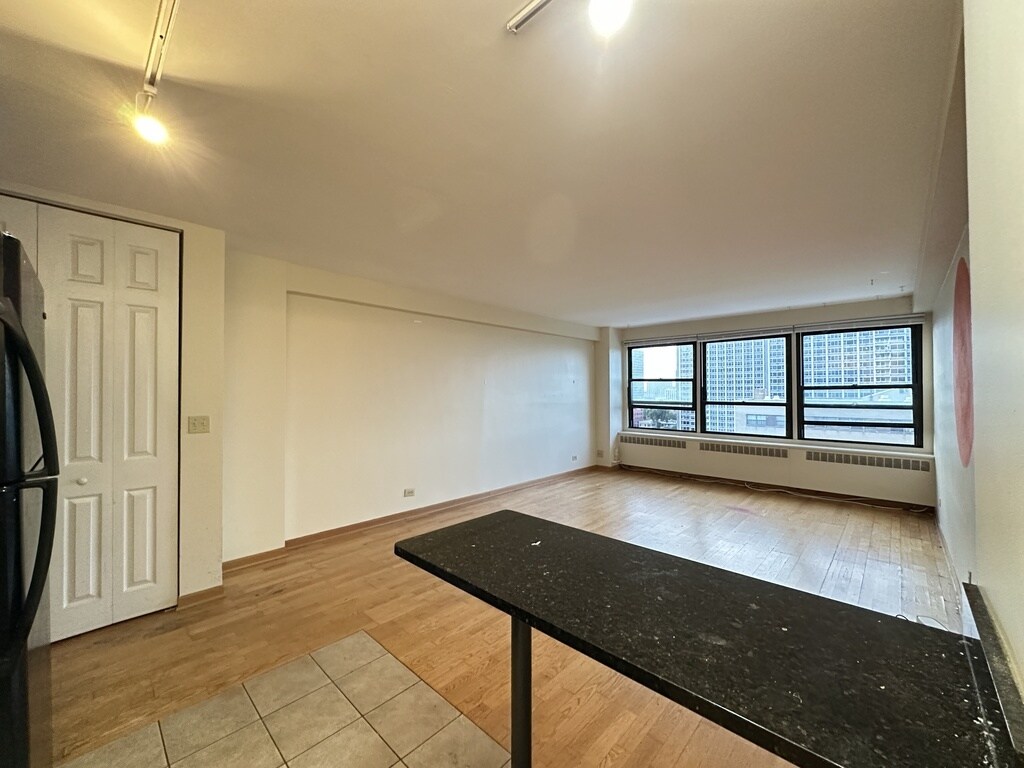 Building Photo - 4180 N Marine Dr