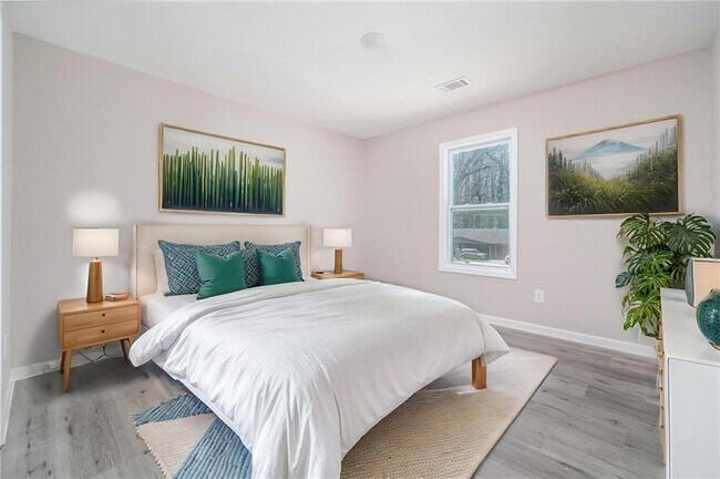 Building Photo - 665 S Eugenia Pl NW