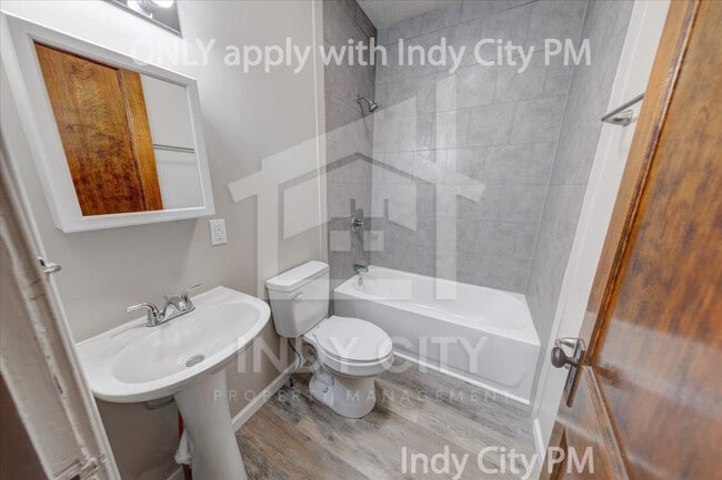 Building Photo - 953 N Linwood Ave