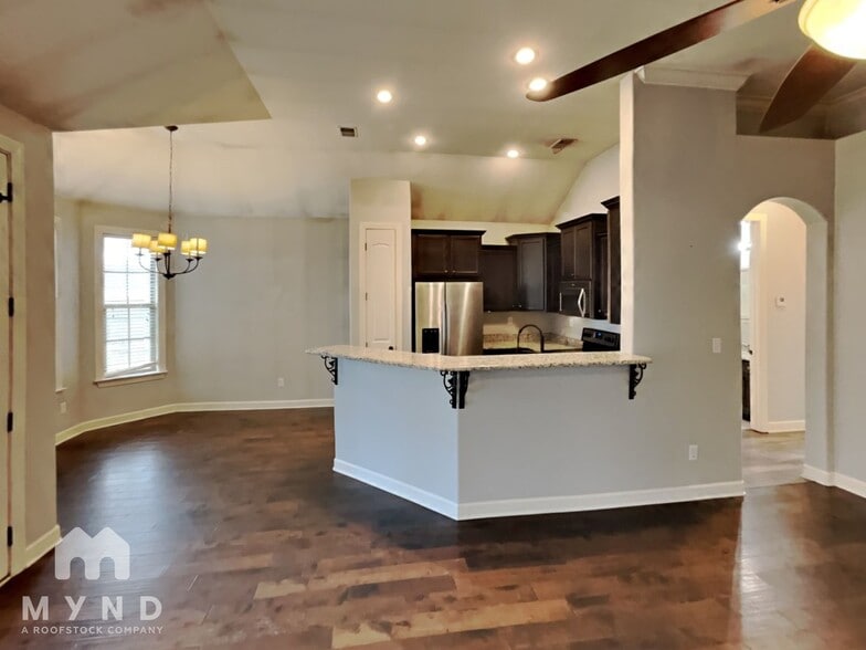 Building Photo - 50 Ridgefield Dr