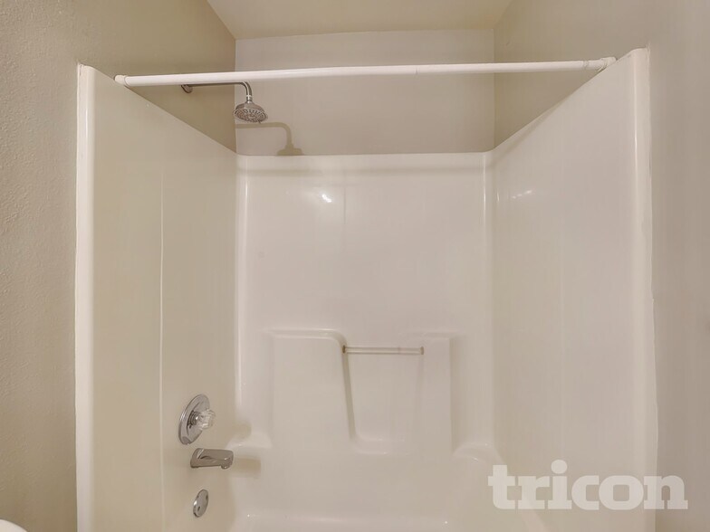 Building Photo - 5933 Sagebrush Trail