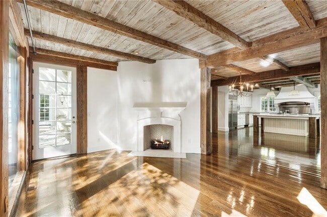 Building Photo - 2485 W Wesley Rd NW