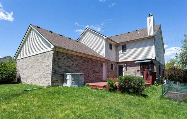 Building Photo - 44741 Cherry Hill Rd