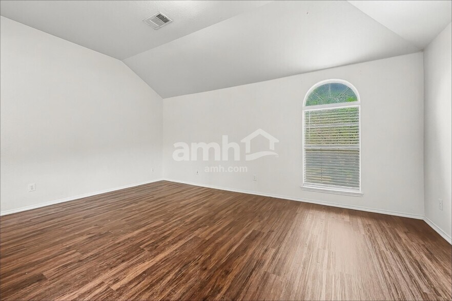 Building Photo - 10236 Coolidge Dr