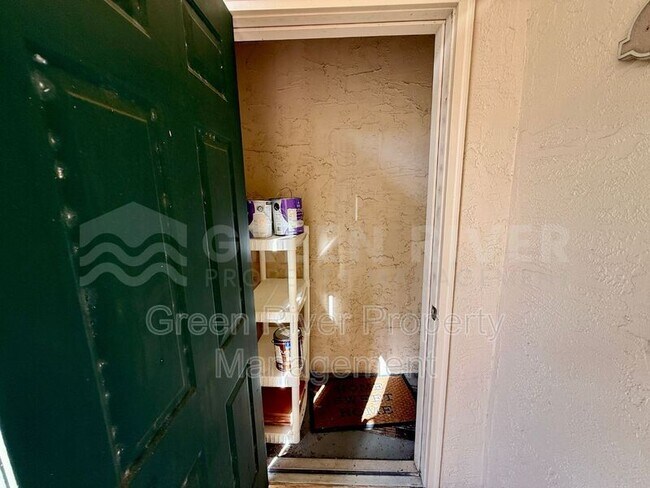 Building Photo - 204 Augusta Cir