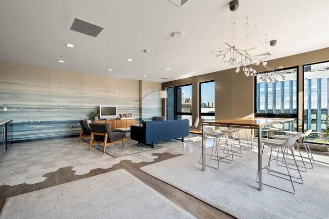 Building Photo - 45 W 3rd St