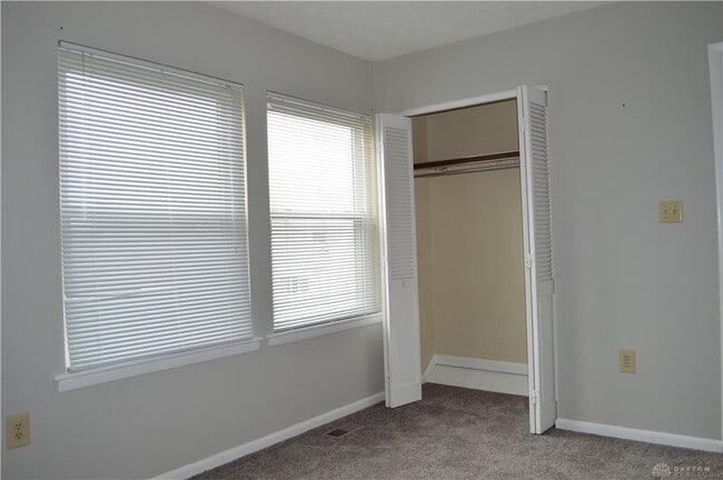 Building Photo - 1215 Robbins Run Ct