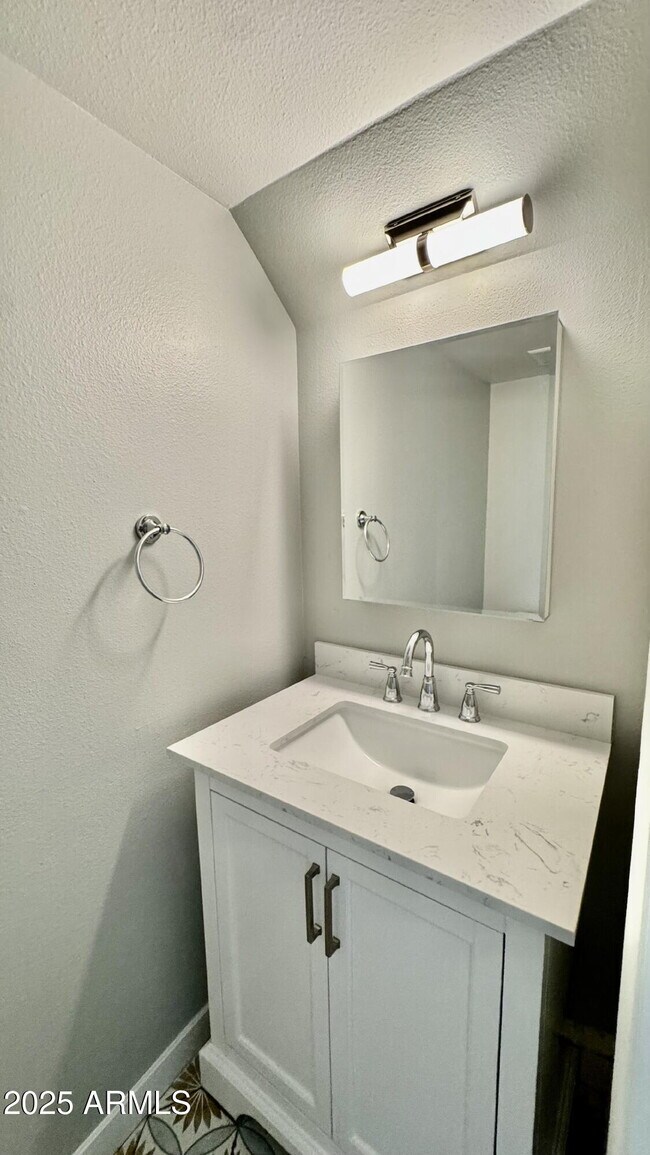 Building Photo - 8516 E McDonald Dr