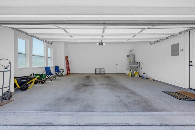 Building Photo - 200 Mt Dew
