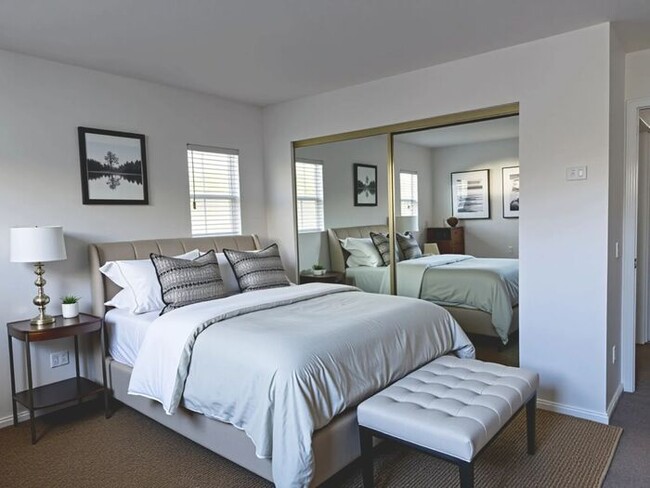 Building Photo - Situated In a Quiet Community Of Santa Cla...
