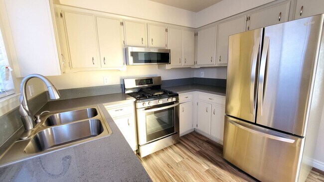 Building Photo - 2108 Fairchild Way