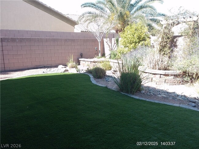 Building Photo - 9092 Jade Vine Ave