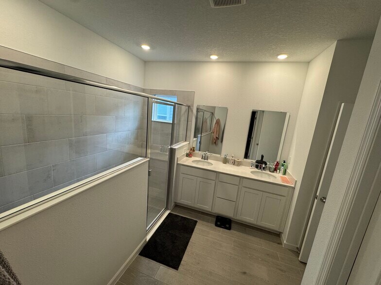 Building Photo - 8486 Horsebit Cir