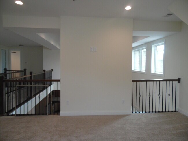 Building Photo - 2331 Coroneo Ln