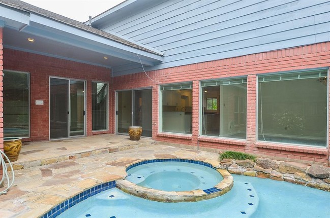 Building Photo - 1106 Brecon Hall Dr