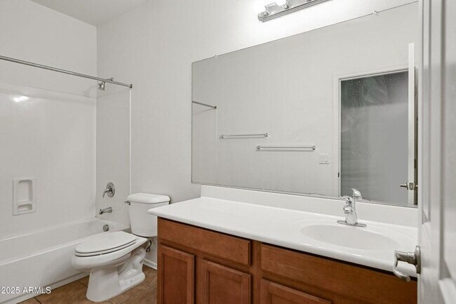 Building Photo - 3852 S Eucalyptus Pl