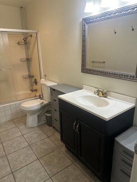 Building Photo - 4616 Park Granada
