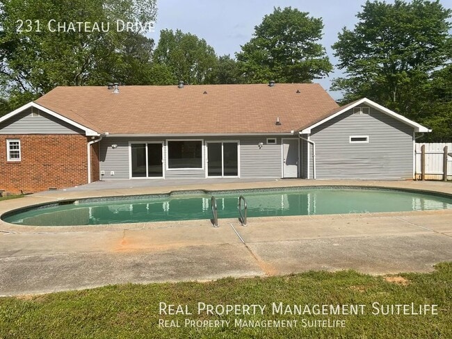 Building Photo - 231 Chateau Dr