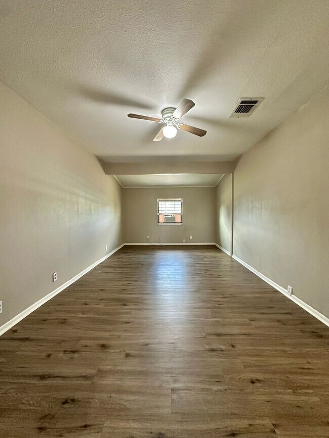 Building Photo - Coming Soon - 3 Bedroom Home Near Bradford...