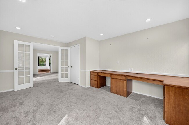 Building Photo - 1837 Lackland Dr