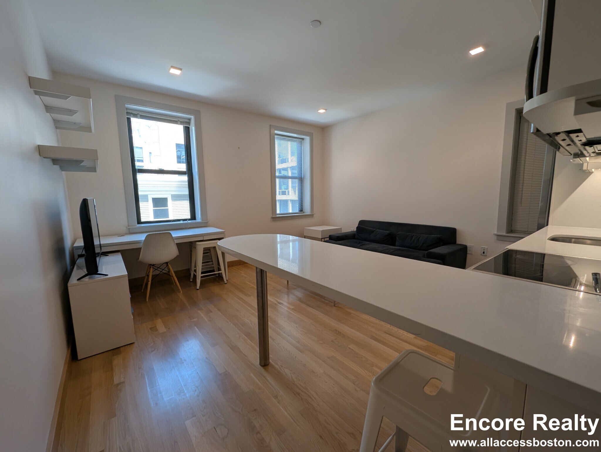 Building Photo - 115 Mt Auburn St