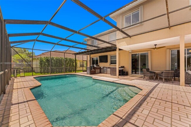 Building Photo - 420 Montclaire Dr