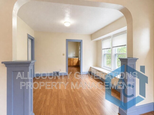 Building Photo - 3571 E 108th St