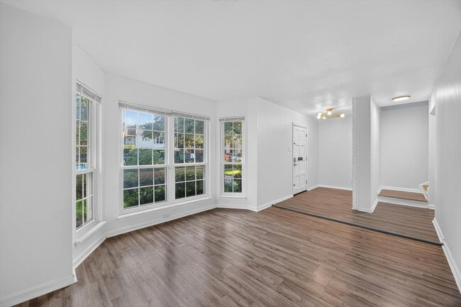 Building Photo - 836 Wax Myrtle Ln