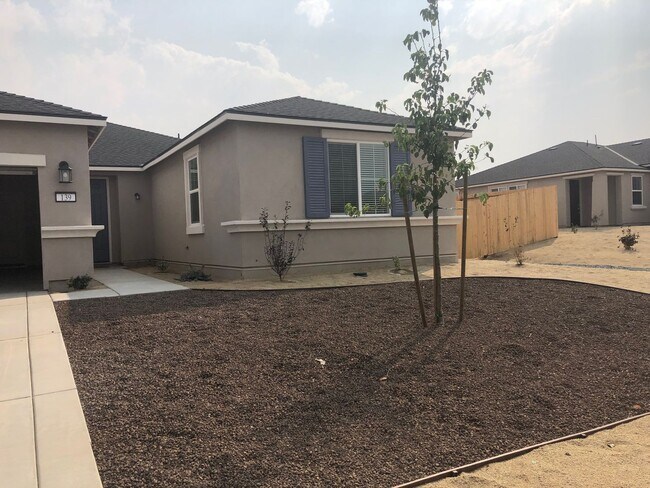 Building Photo - Gorgeous Four Bedroom Home 