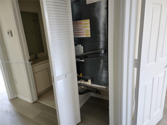 Building Photo - 10831 SW 240 Ln