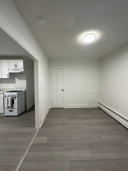 Building Photo - 176 Pearl St