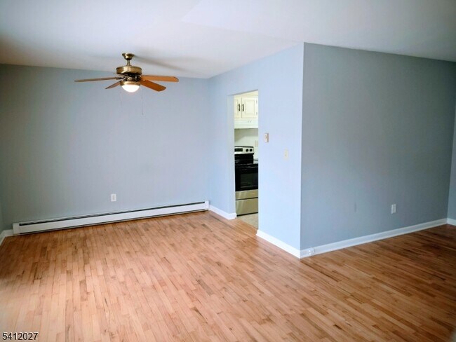 Building Photo - 15 Cottage St